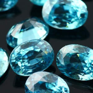 Joopy Gems blue zircon 7x5mm oval