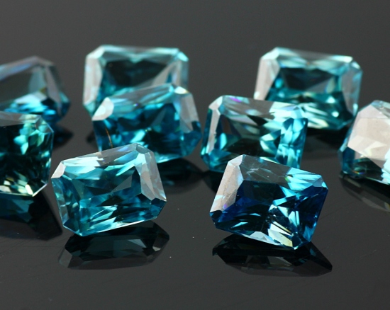Joopy Gems Blue zircon octagon, 7x9mm